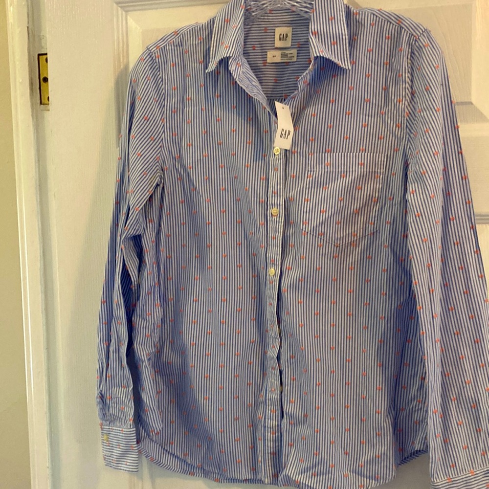 Gap Fitted Boyfriend Button Down Shirt with details